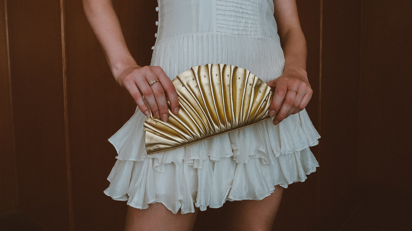 Clutch Nala mini com detalhe de concha - Cult Gaia